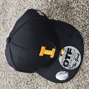 NEW Iowa Hawkeye Black & Gold sz 7.5 Fitted Hat